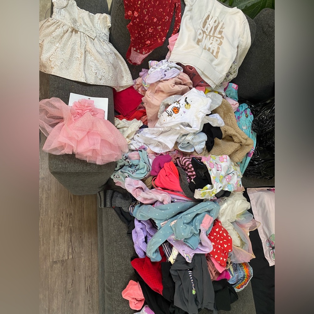 Baby girls clothes lot! Plus lots of cute baby headbands